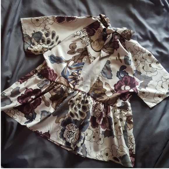 NWOT floral peplum blouse - Picture 4 of 6